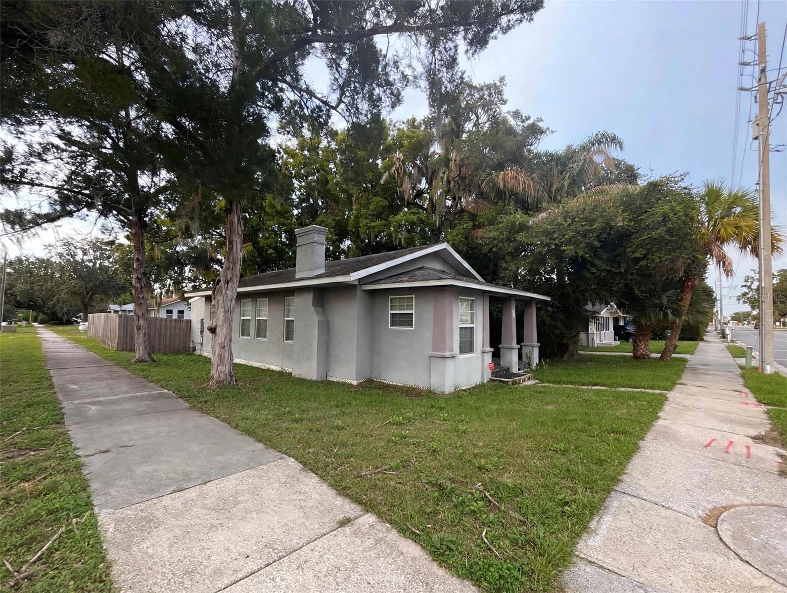 1712 W Main St Property Photo 3