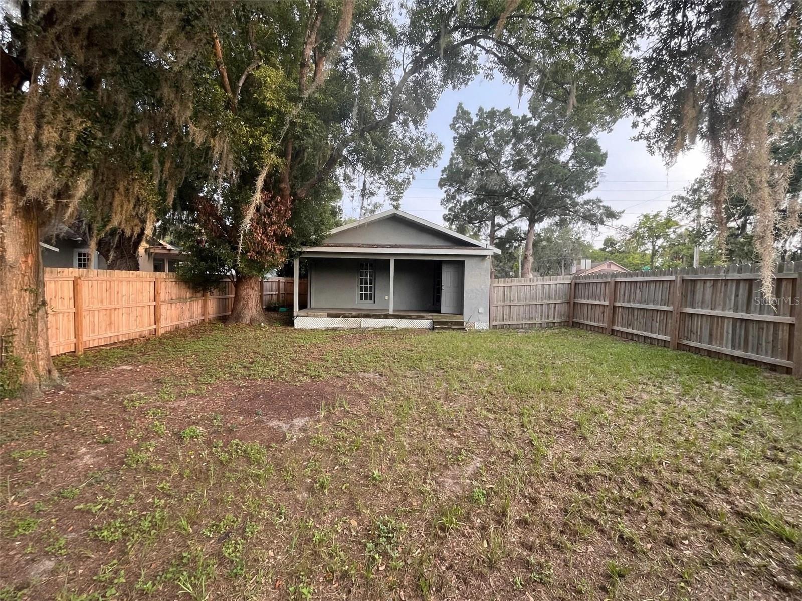 1712 W Main St Property Photo 4