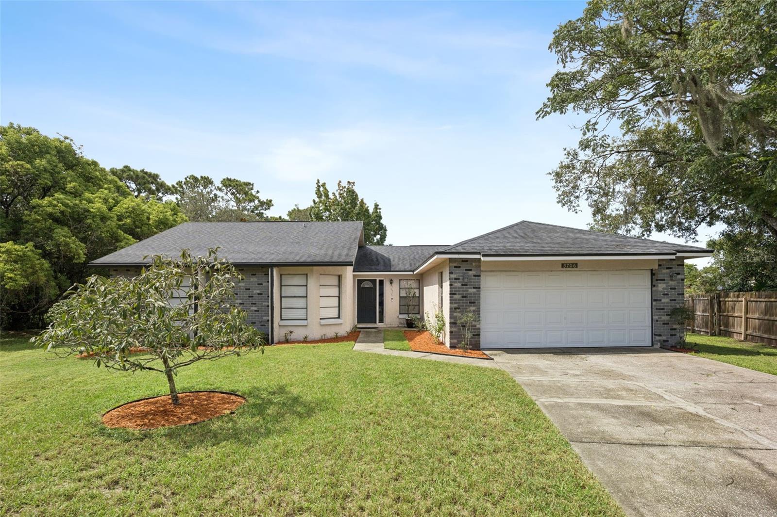 3706 Valencia Grove Ln Property Photo 1