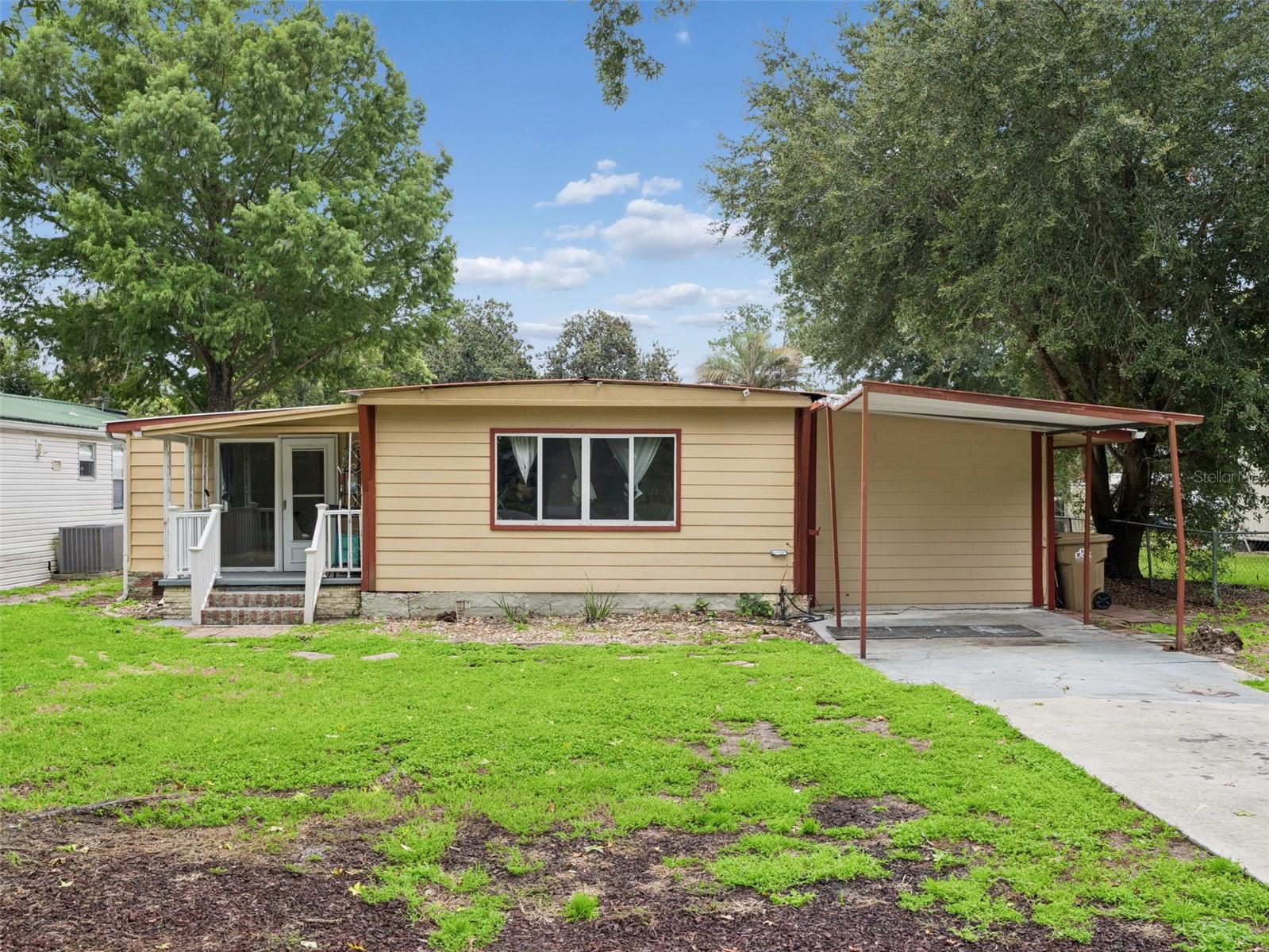 13602 Palm Dr Property Photo 1