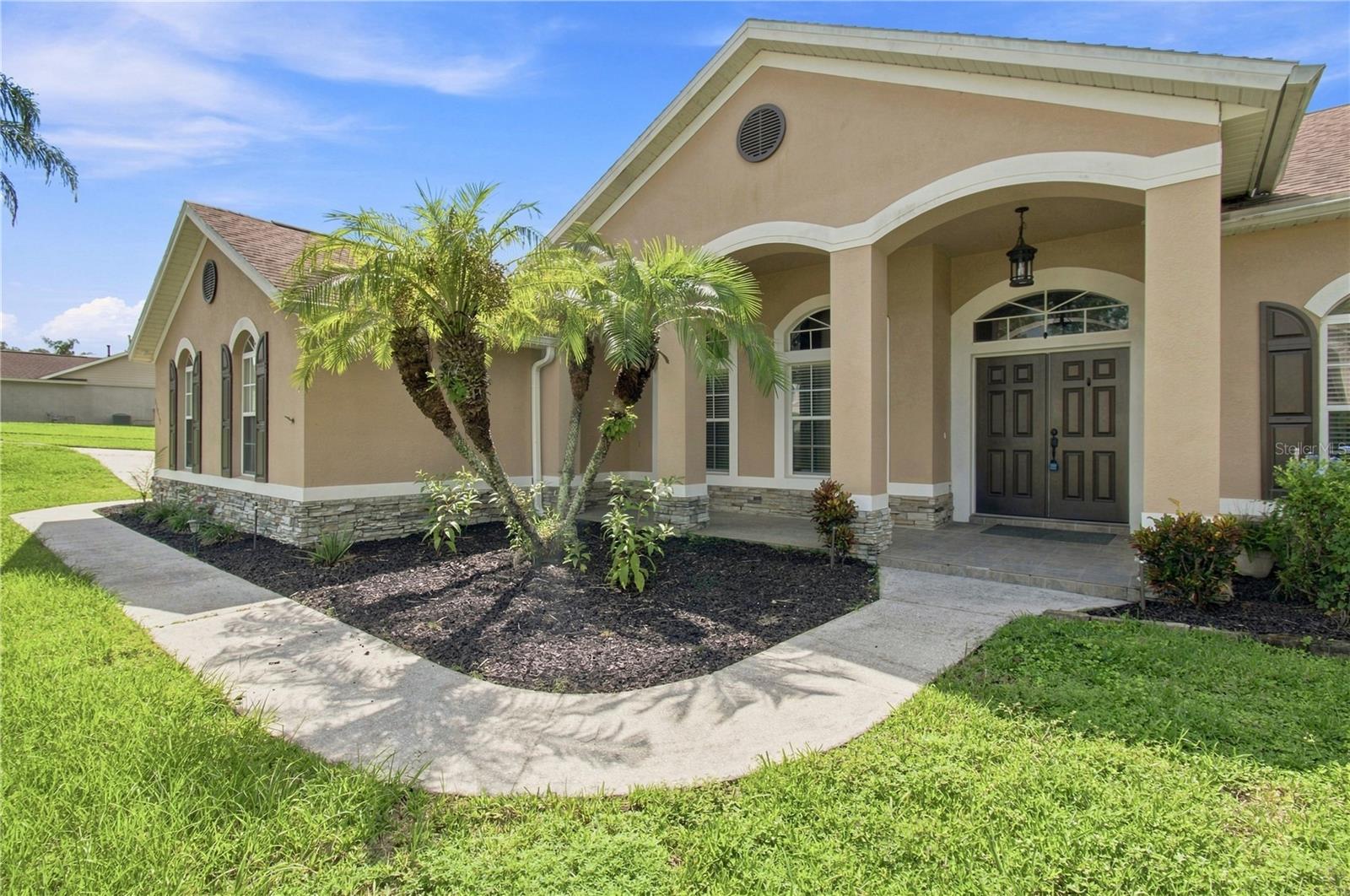 13059 Sandy Pine Ln Property Photo 2