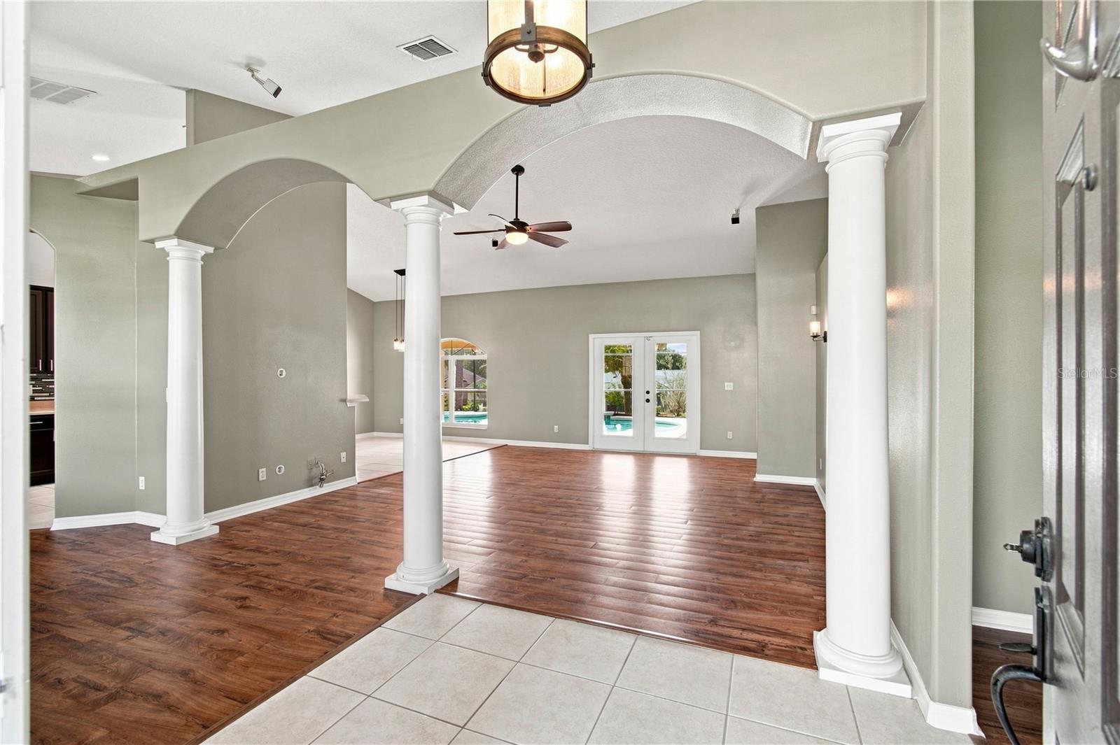 13059 Sandy Pine Ln Property Photo 4