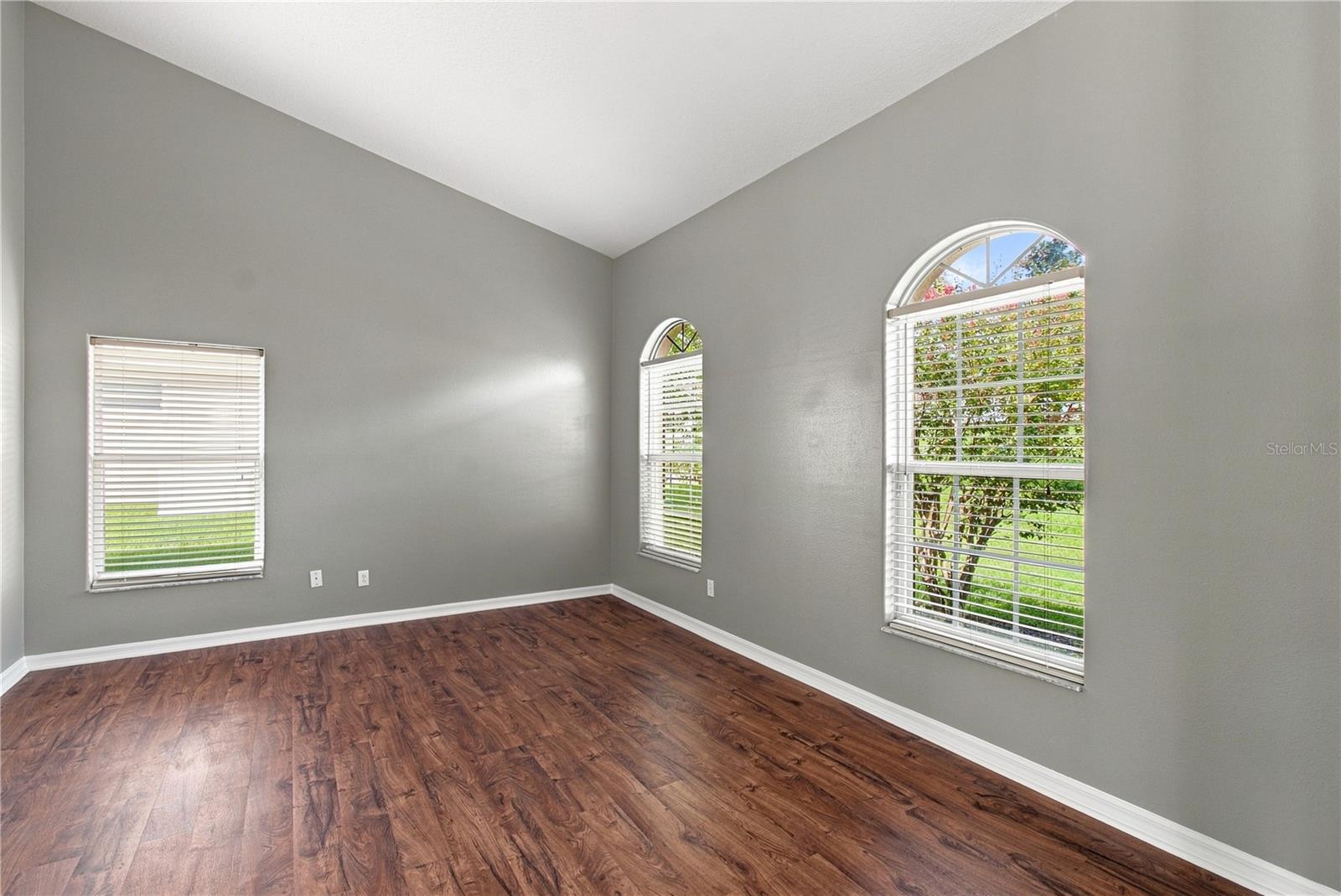 13059 Sandy Pine Ln Property Photo 5