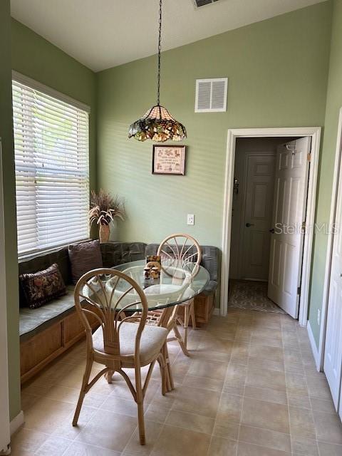 2205 Caledonian St Property Photo 5