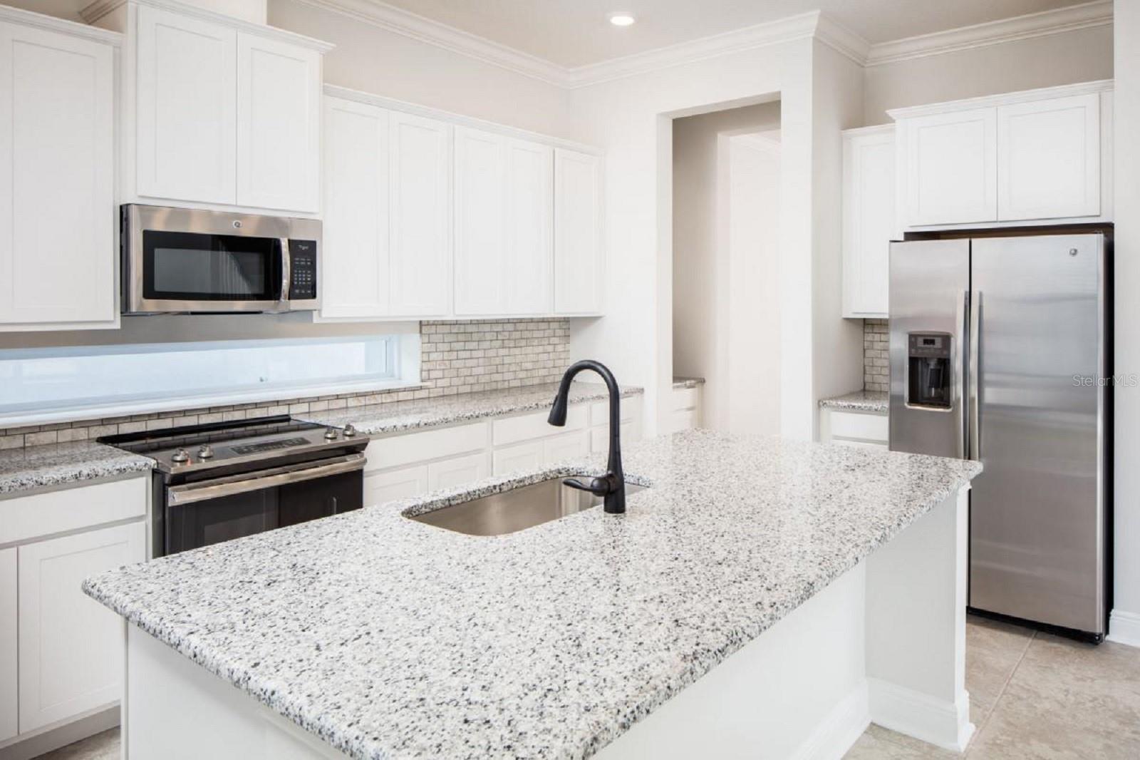 6677 Wake St Property Photo 4
