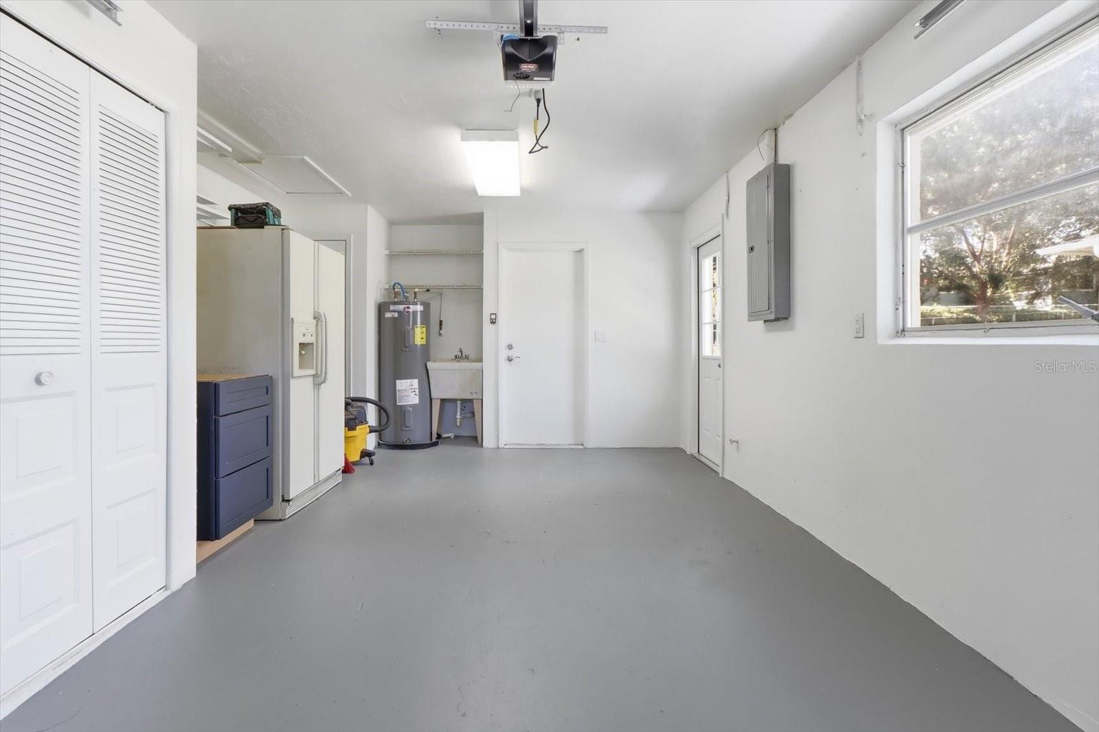 203 S Lee St Property Photo 25