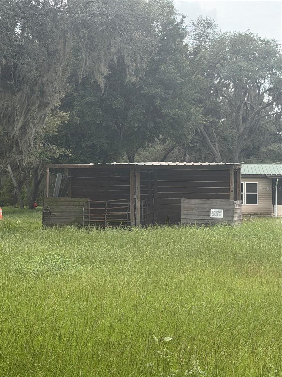 6828 State Road 33 Property Photo 6