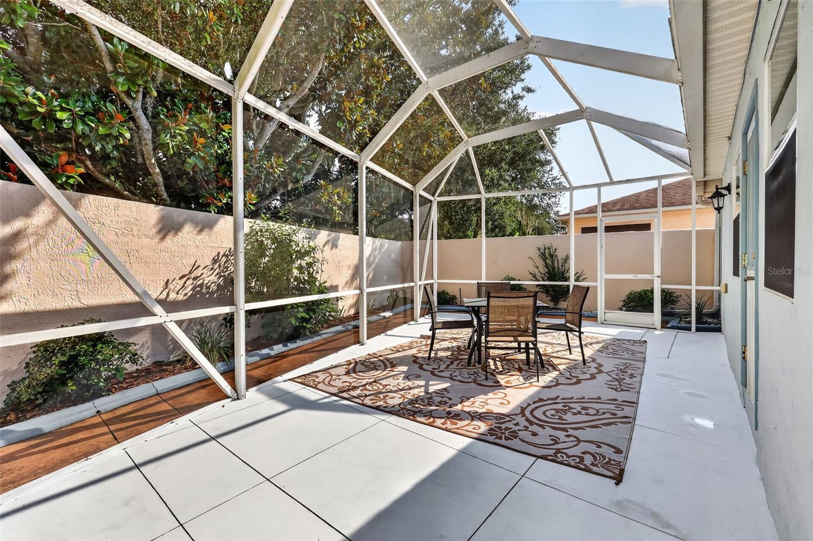 1717 Francisco St Property Photo 3