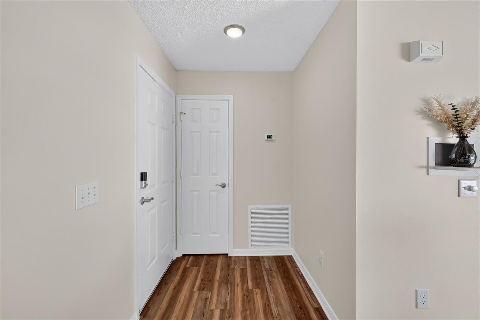 1717 Francisco St Property Photo 7