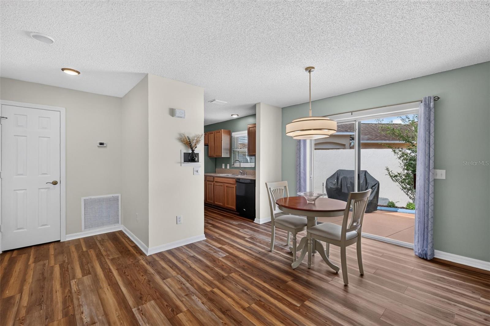 1717 Francisco St Property Photo 13