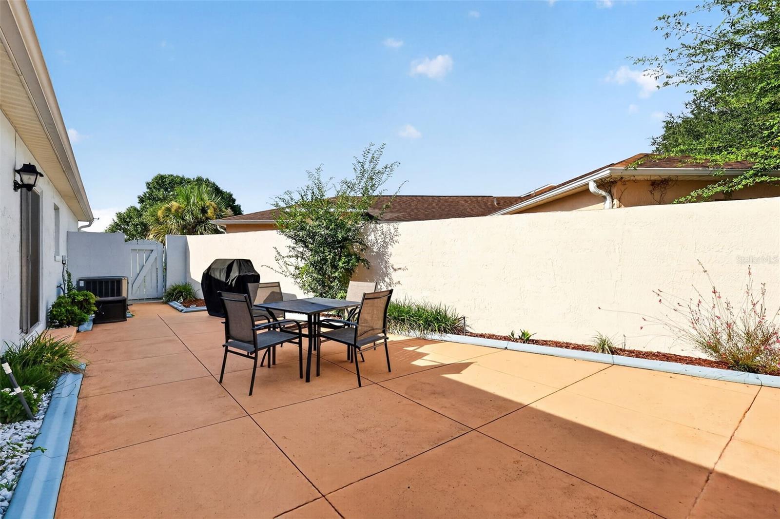1717 Francisco St Property Photo 37