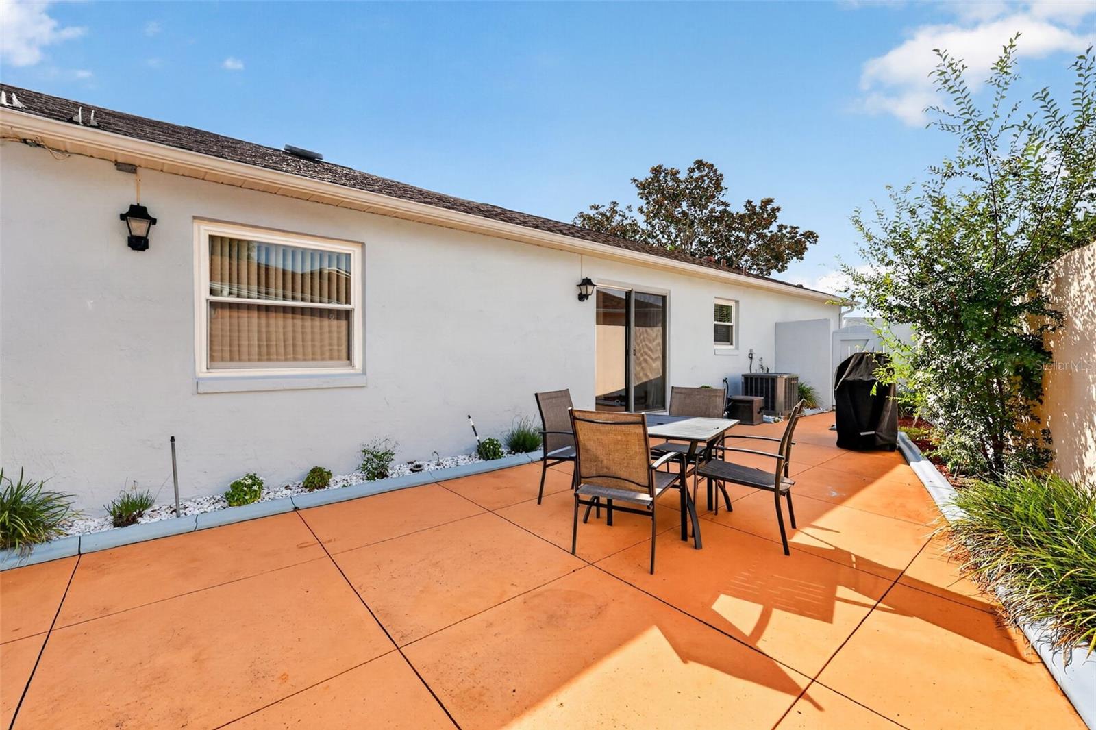 1717 Francisco St Property Photo 38