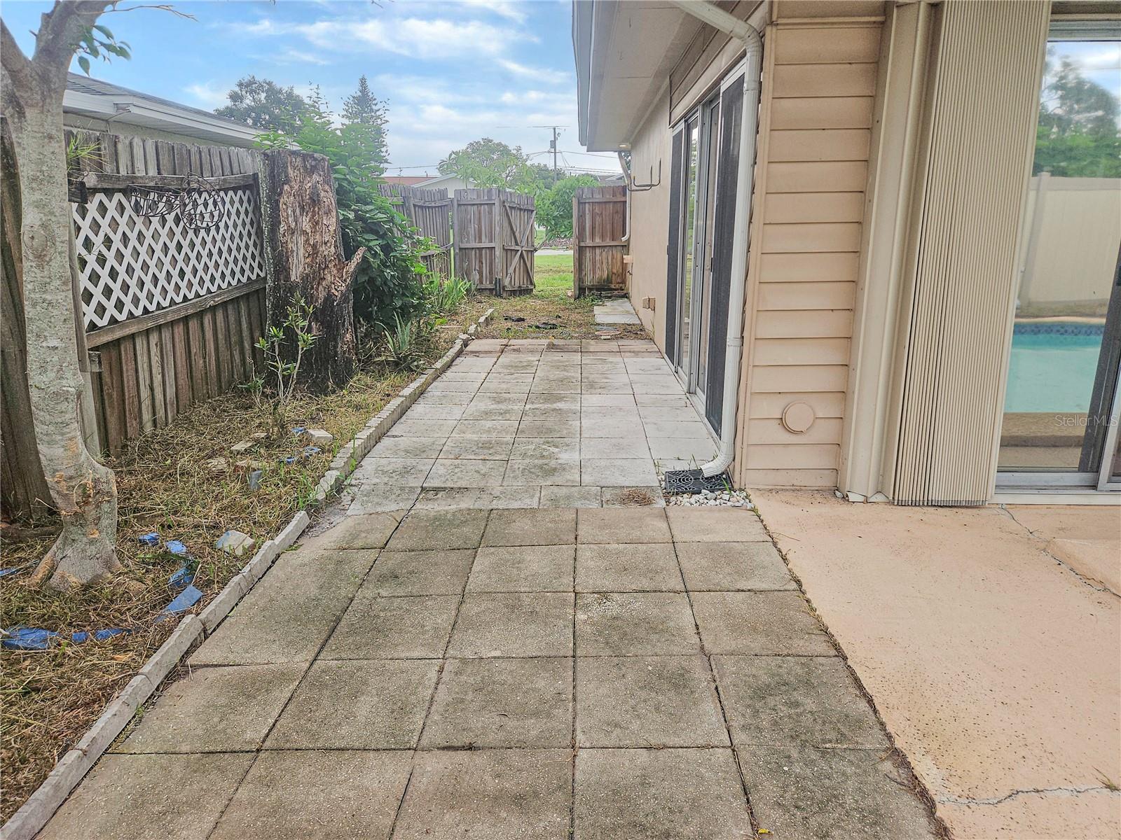 1820 Lombardy Dr Property Photo 20
