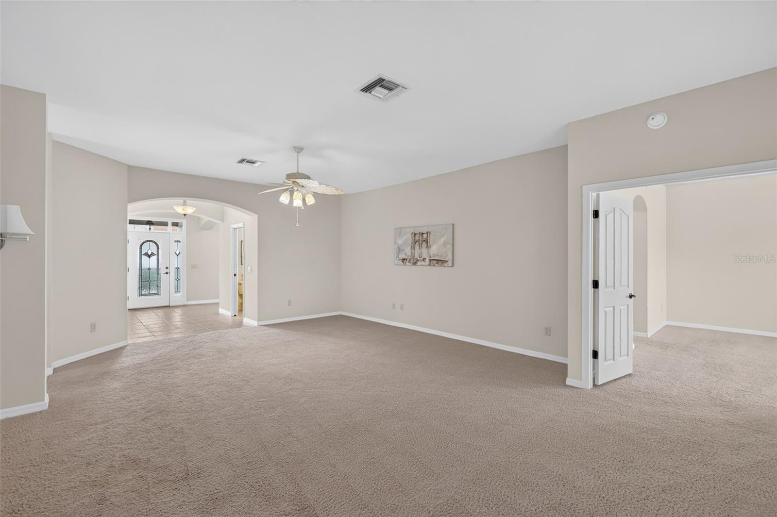 2693 Iris Way Property Photo 6