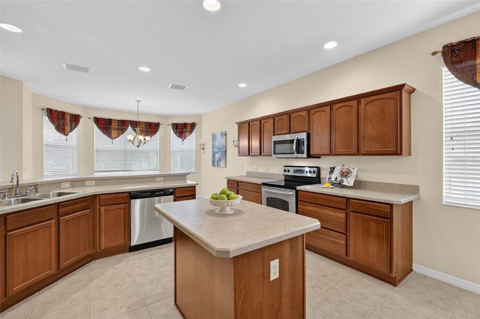 2693 Iris Way Property Photo 10