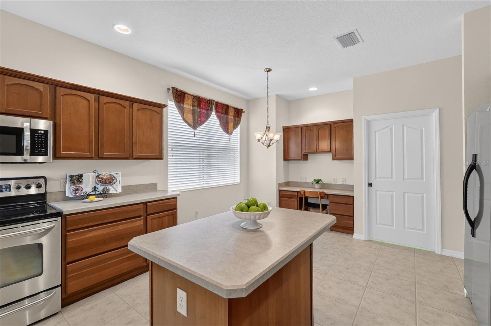 2693 Iris Way Property Photo 11