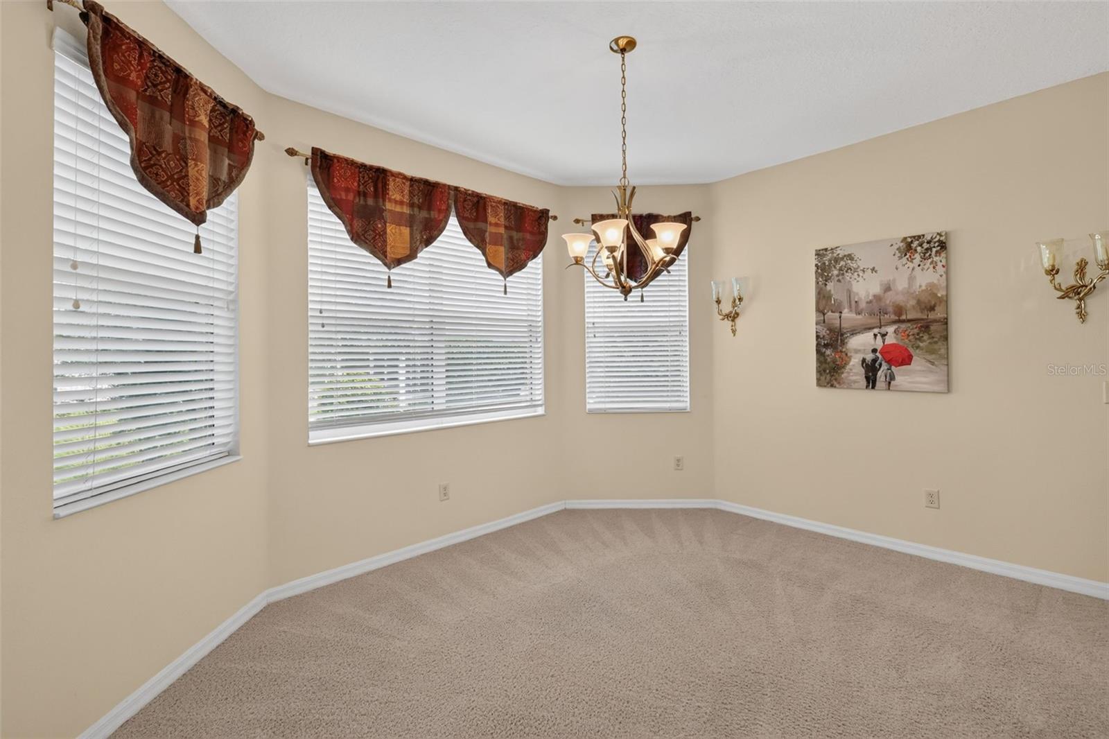 2693 Iris Way Property Photo 13