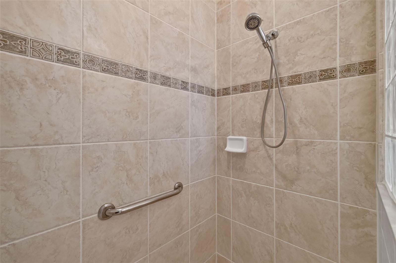 2693 Iris Way Property Photo 18