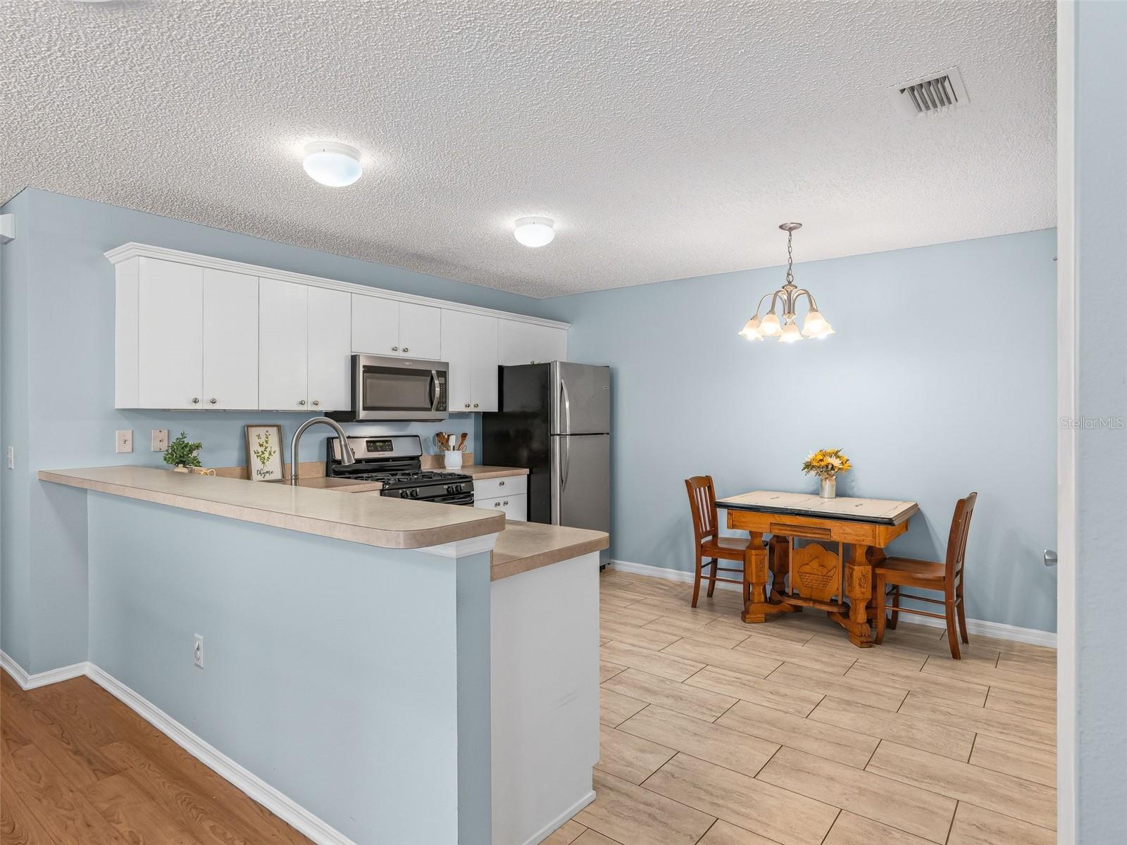 973 York Ter Property Photo 19
