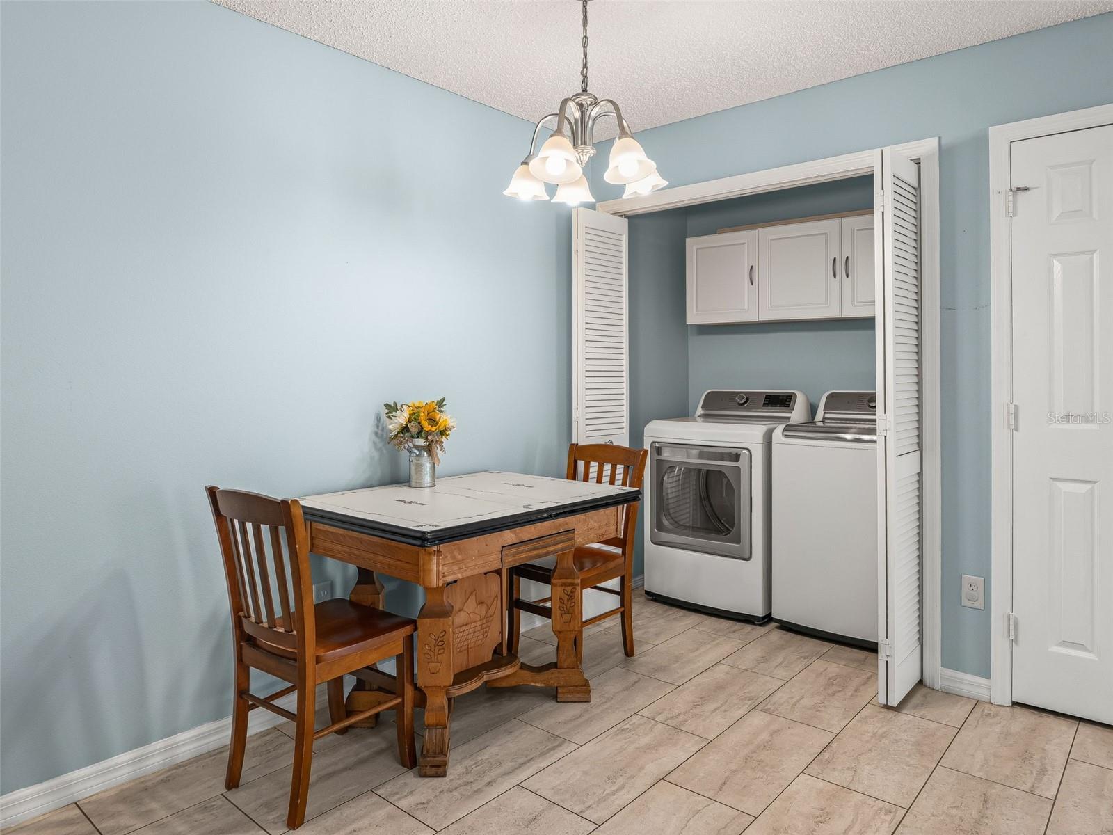 973 York Ter Property Photo 25