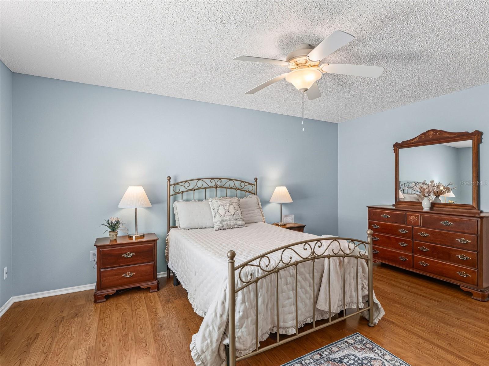 973 York Ter Property Photo 32