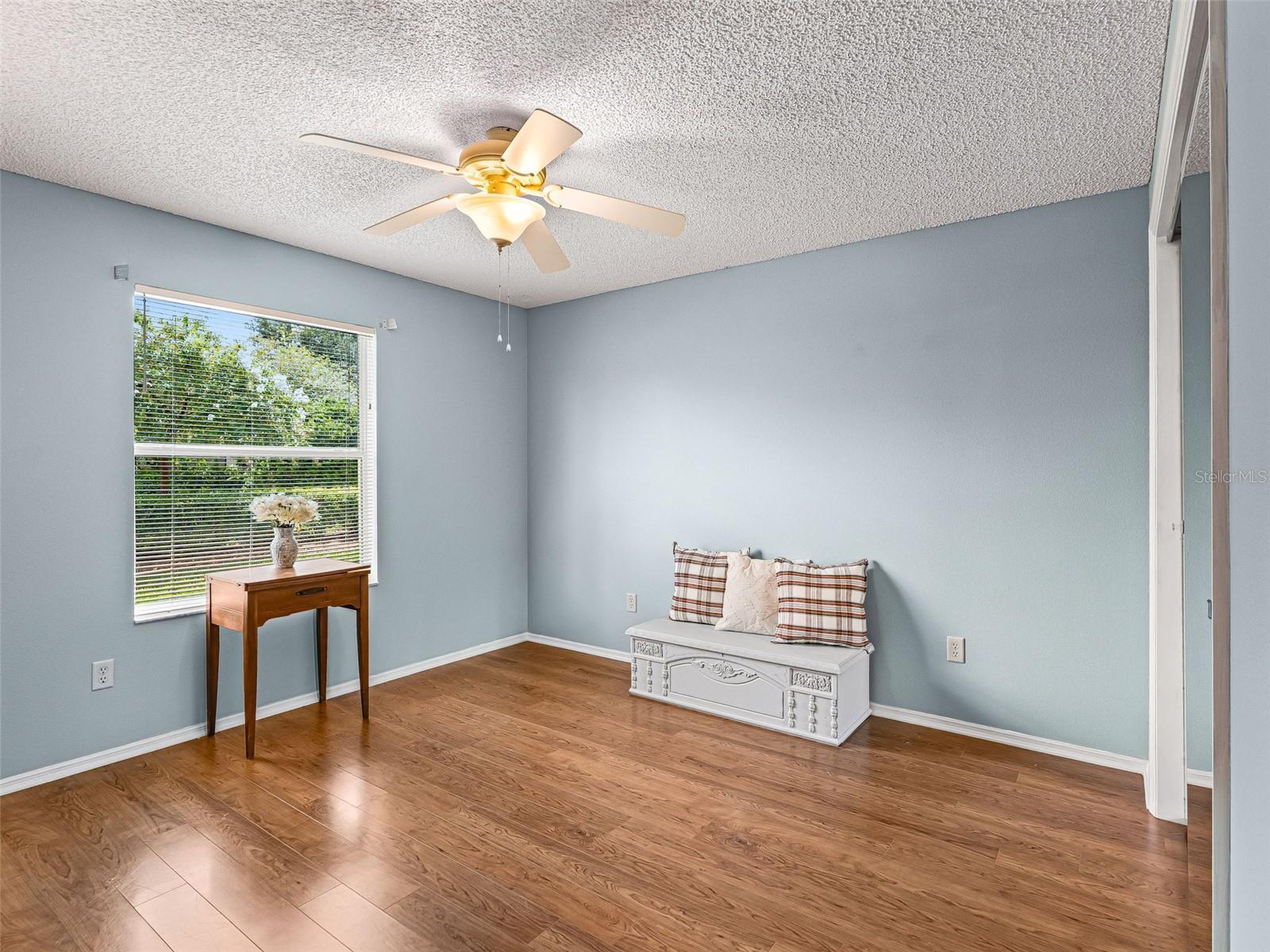973 York Ter Property Photo 33