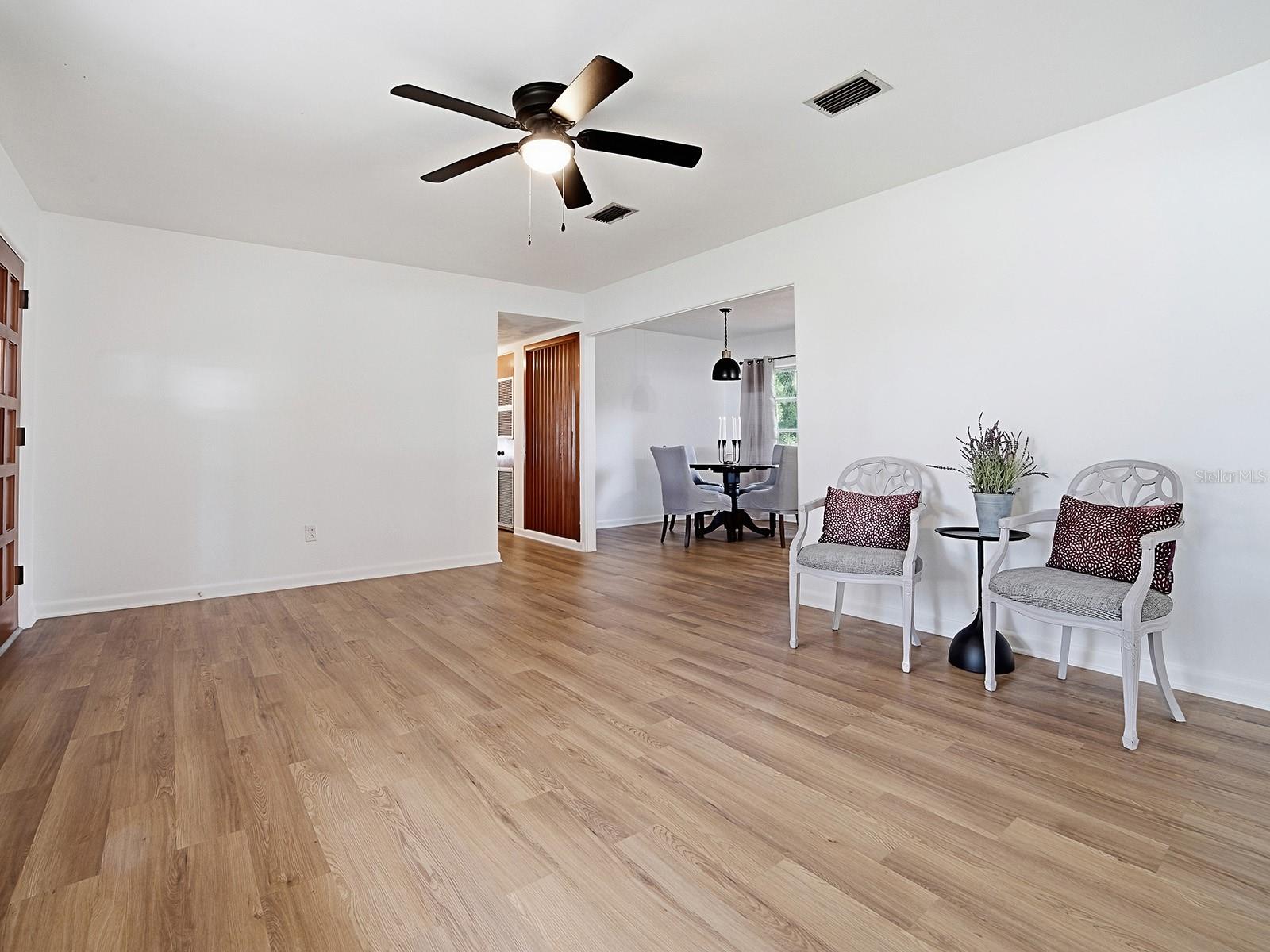 2269 Southland Rd Property Photo 4