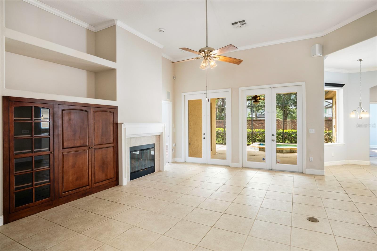 10734 Woodchase Cir Property Photo 4