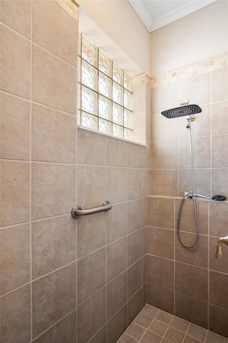 10734 Woodchase Cir Property Photo 16