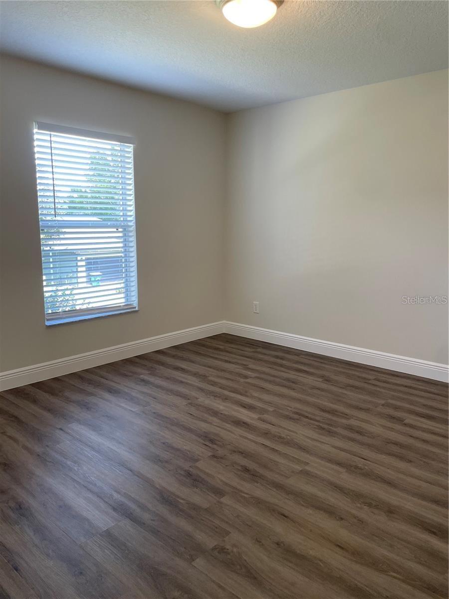 17542 Doris St Property Photo 4