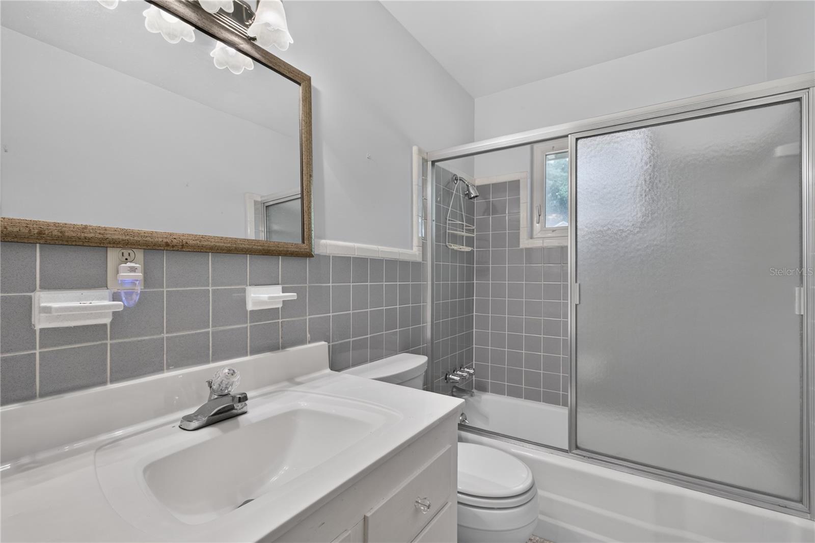 2435 Broadvue Ave Property Photo 21