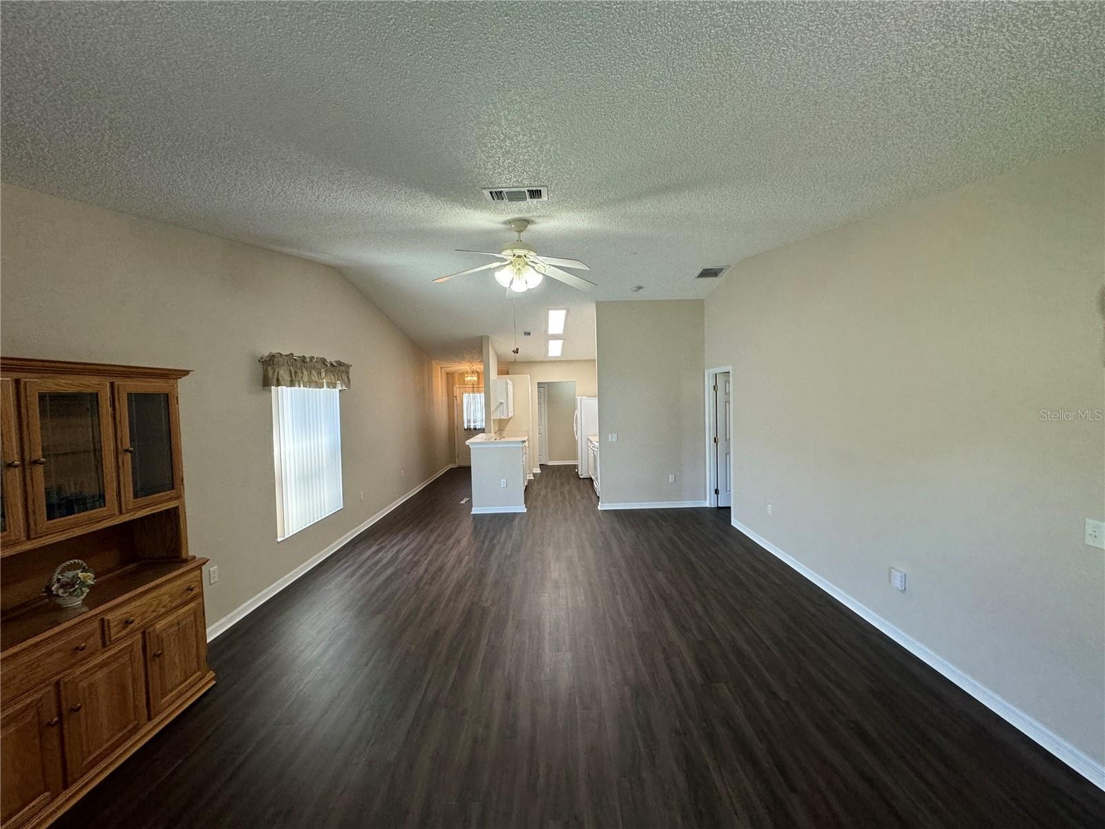 545 Golfview Ct Property Photo 4