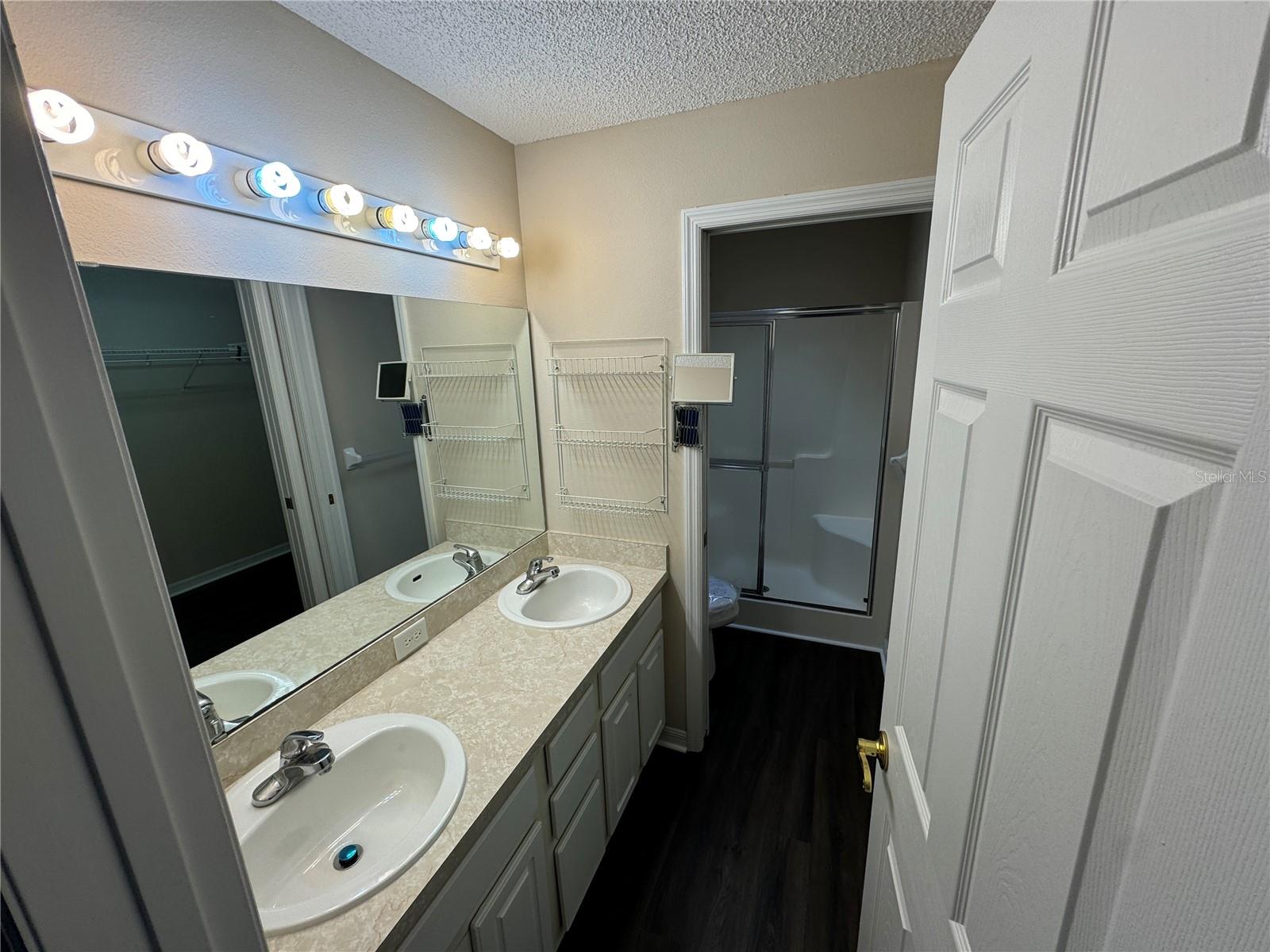 545 Golfview Ct Property Photo 9