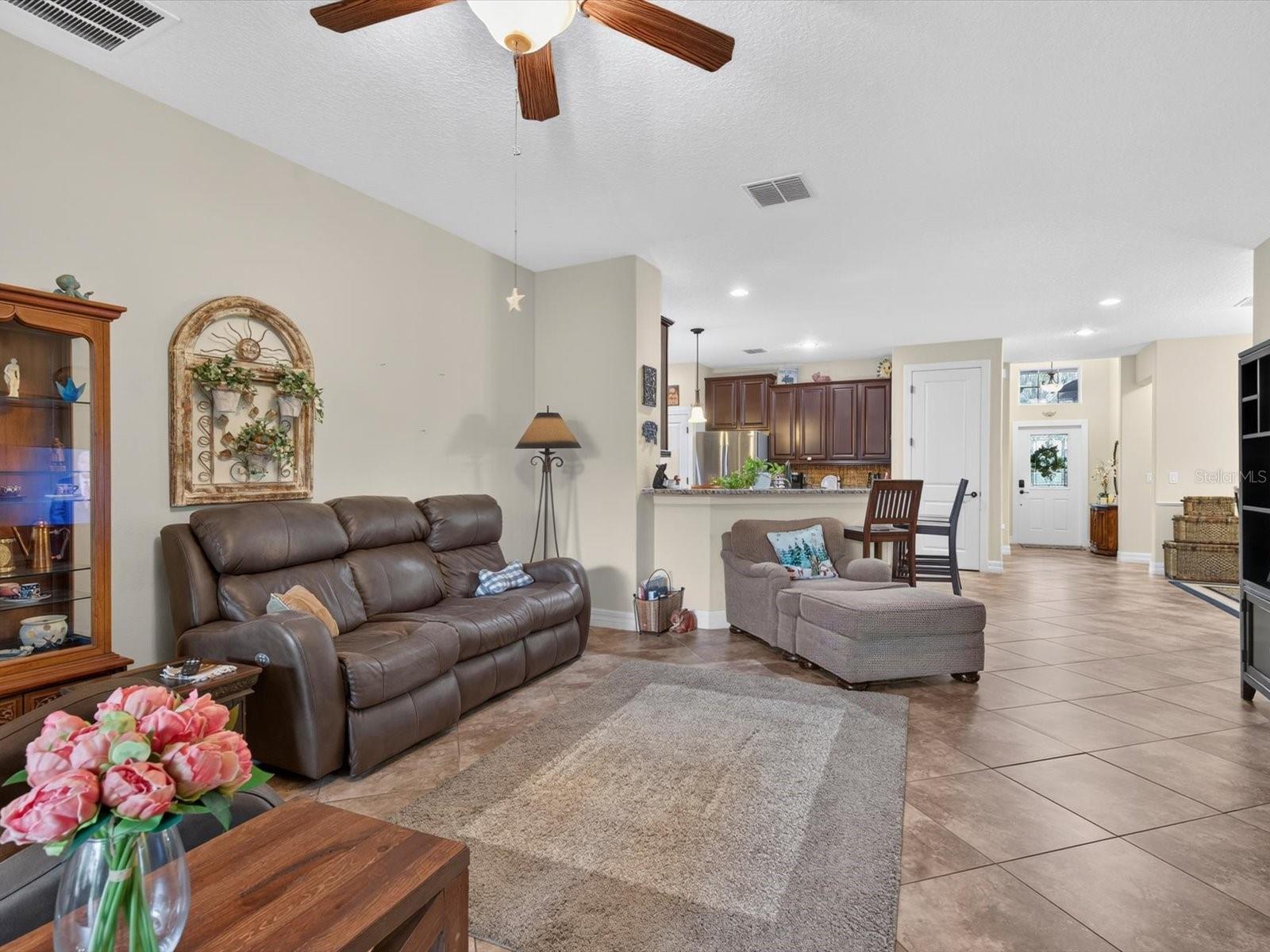 3831 Sanibel St Property Photo 5