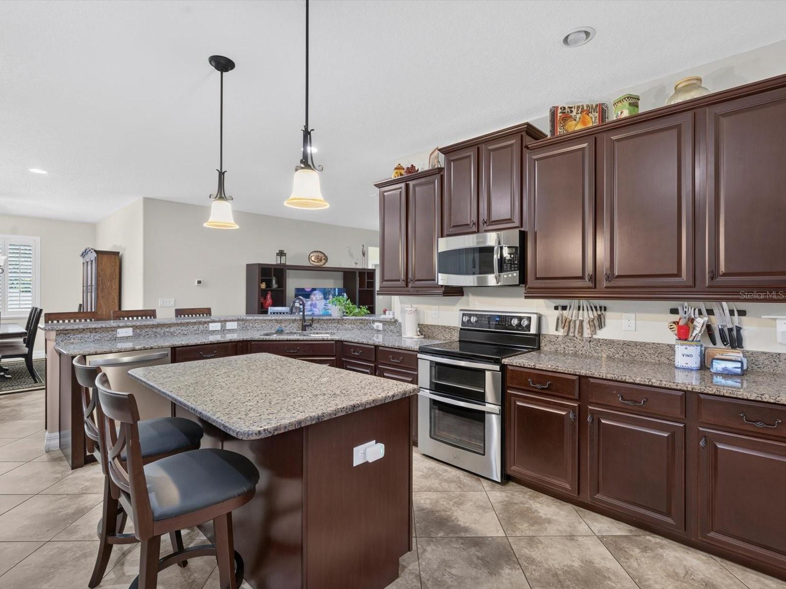 3831 Sanibel St Property Photo 17
