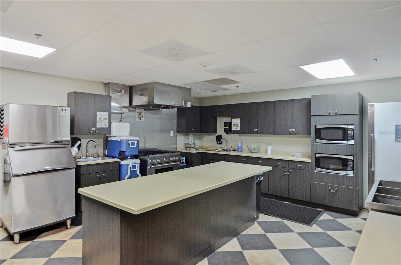3831 Sanibel St Property Photo 63