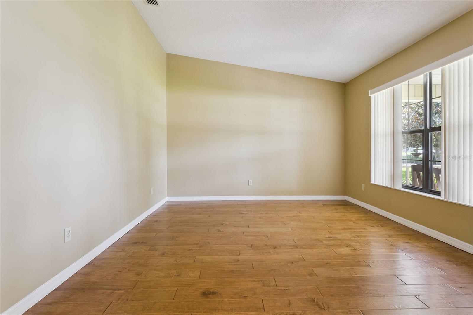 34035 Park Ln Property Photo 7