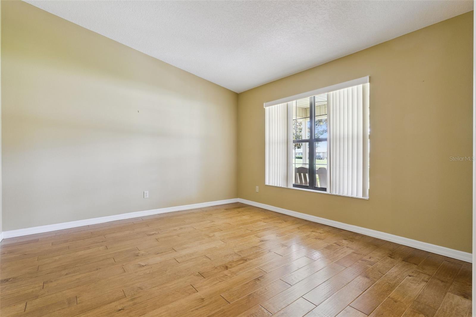 34035 Park Ln Property Photo 8