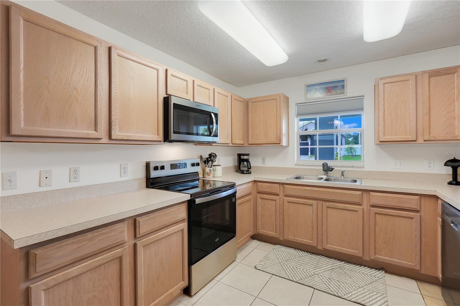 16345 Citrus Pkwy Property Photo 9