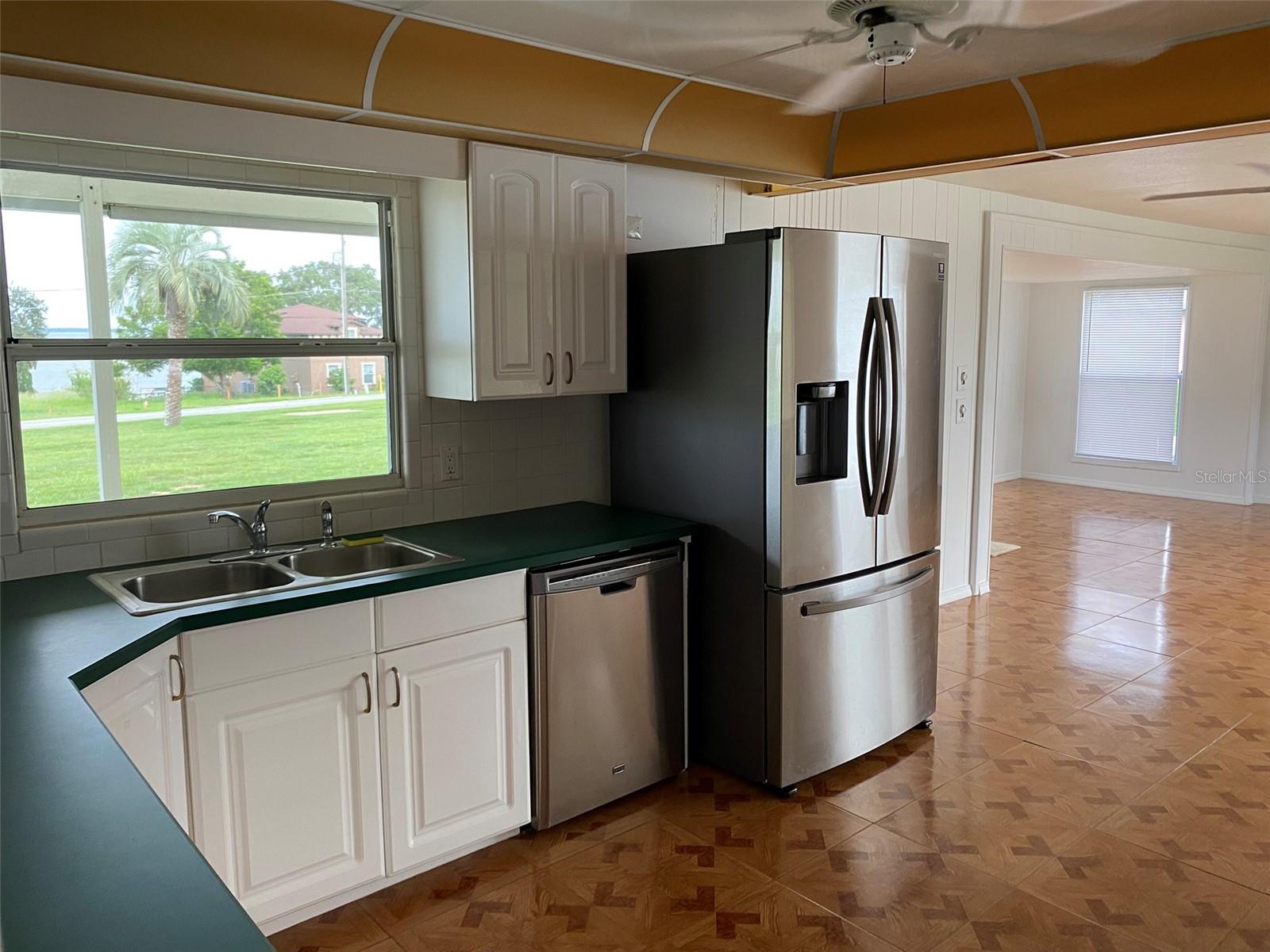 17653 Broad St Property Photo 6