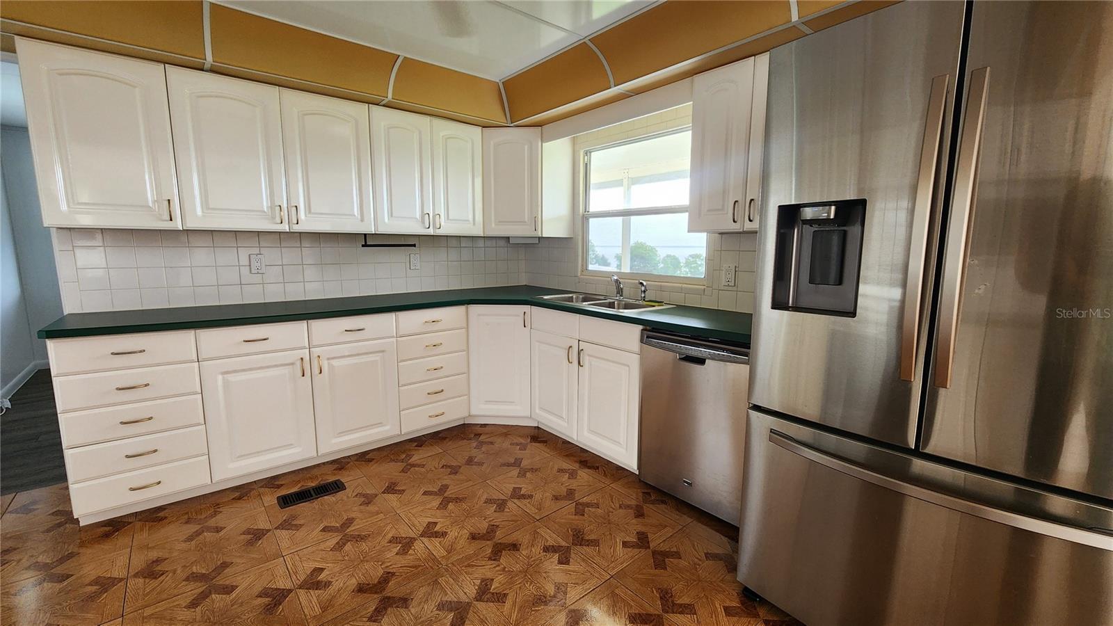 17653 Broad St Property Photo 7