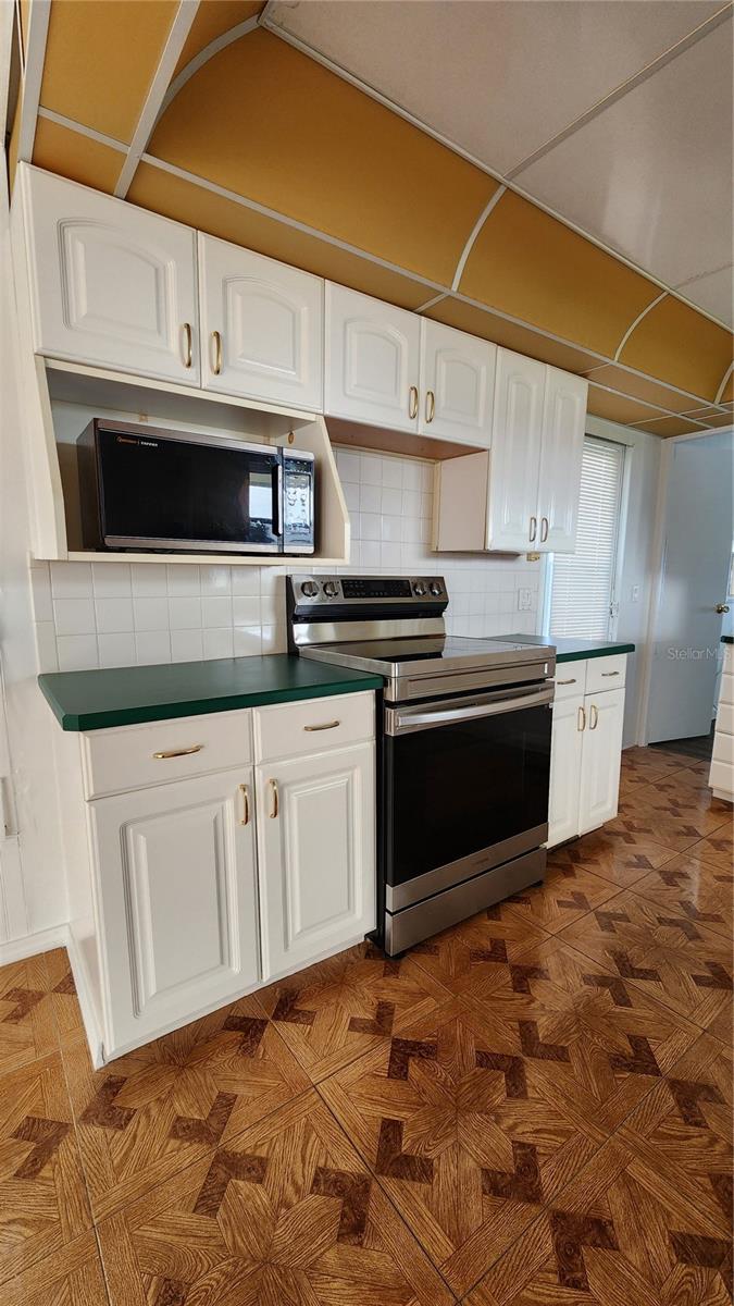 17653 Broad St Property Photo 8