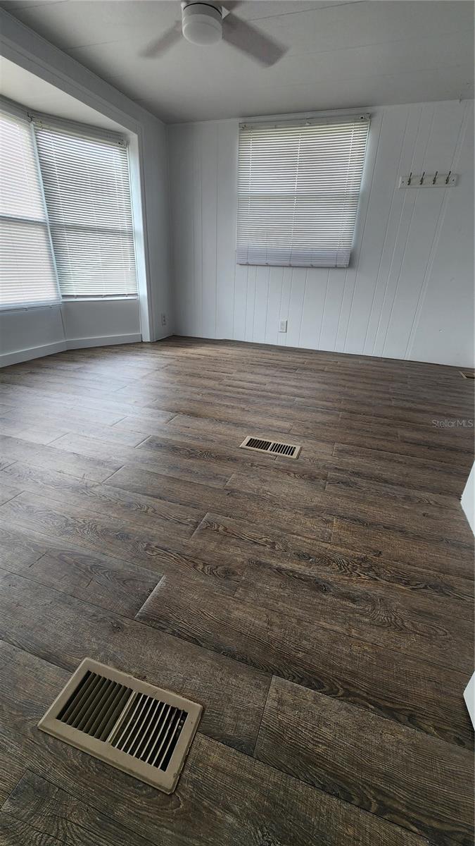 17653 Broad St Property Photo 11
