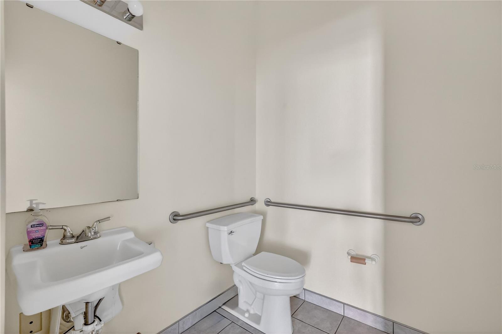 300 Richey Rd Property Photo 11
