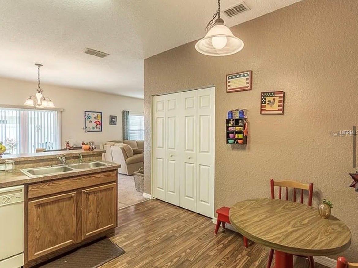 12316 Ne 48th Loop Property Photo 9