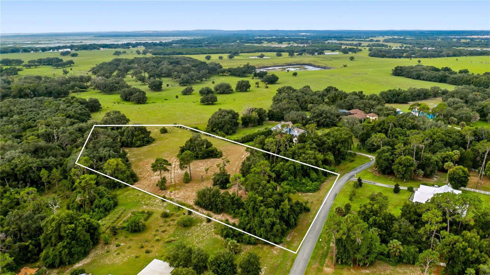 Trotting Horse Ln Property Photo 22
