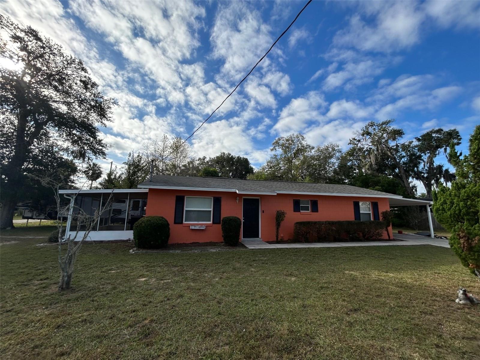 1122 Virginia Ct Property Photo 2