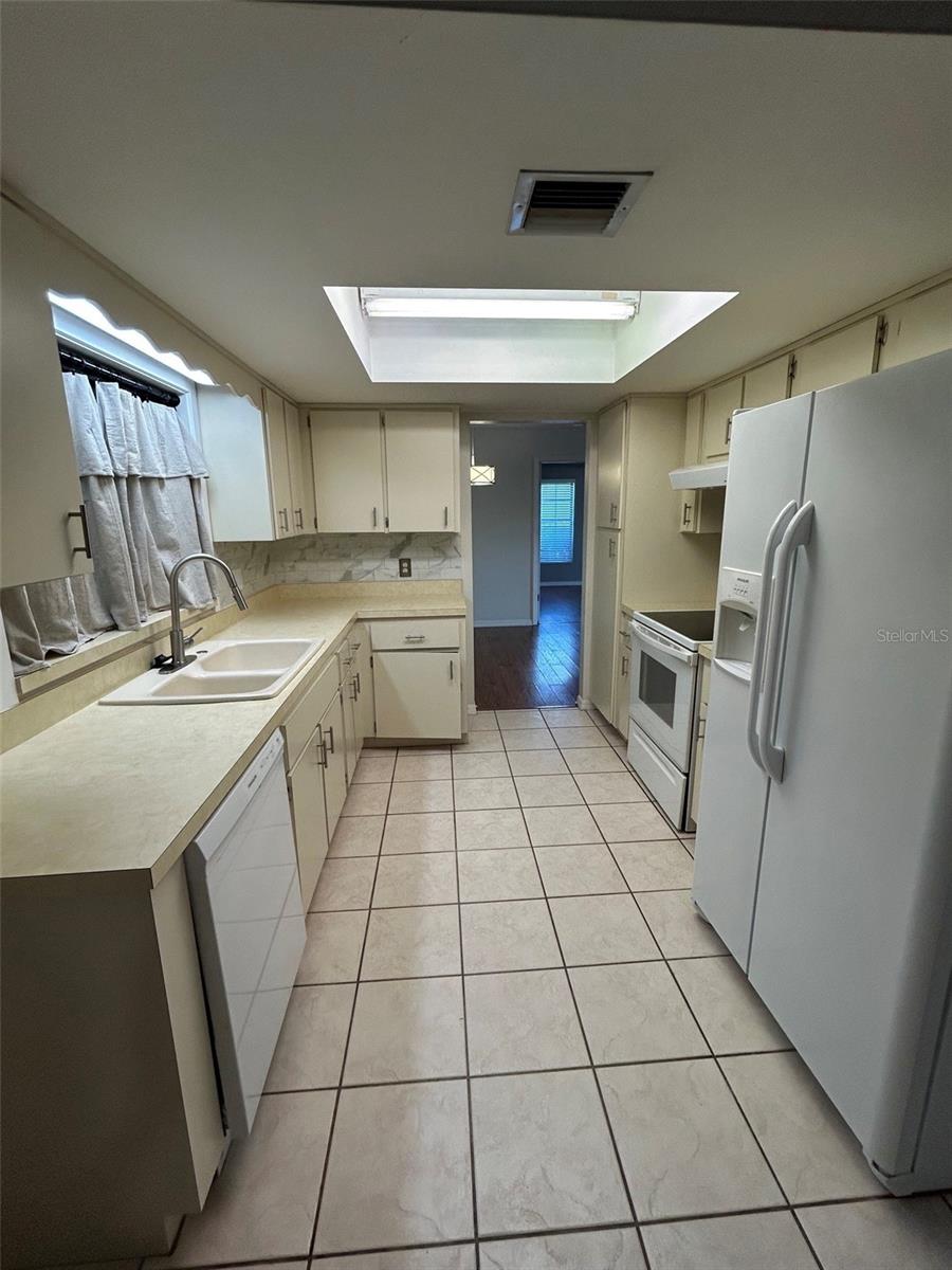 1605 Blackberry Ct Property Photo 5