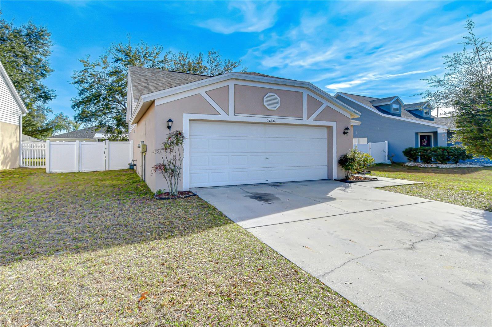 24640 Siena Dr Property Photo 3