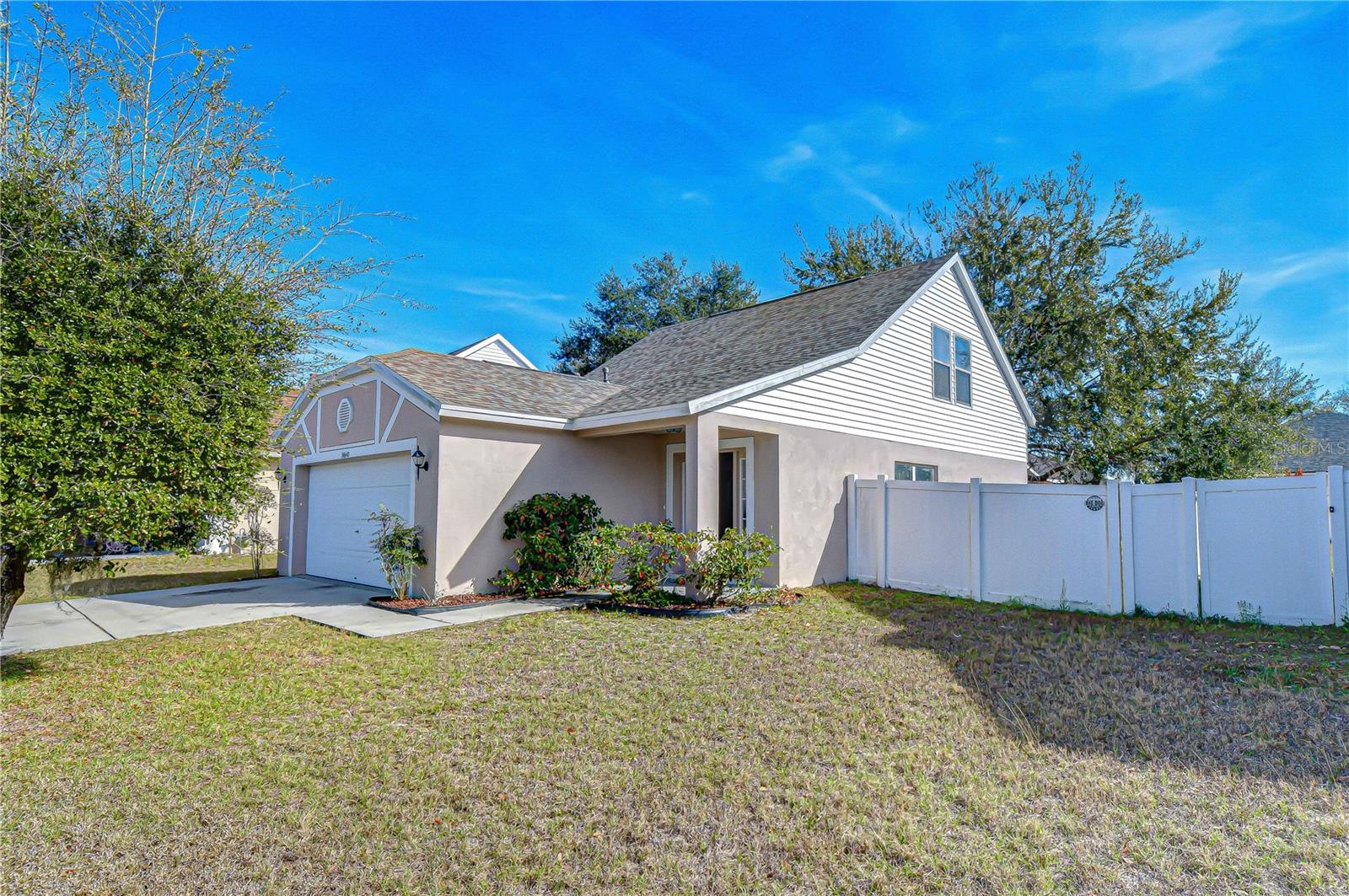 24640 Siena Dr Property Photo 7